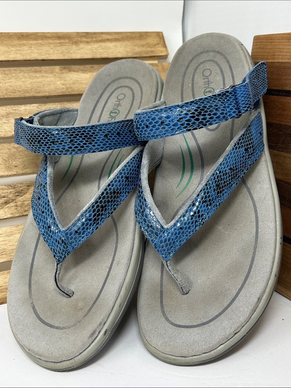 OrthoFeet  Gaya Blue Snakeskin-Print Orthotic Flip Flop Sandals Size 7